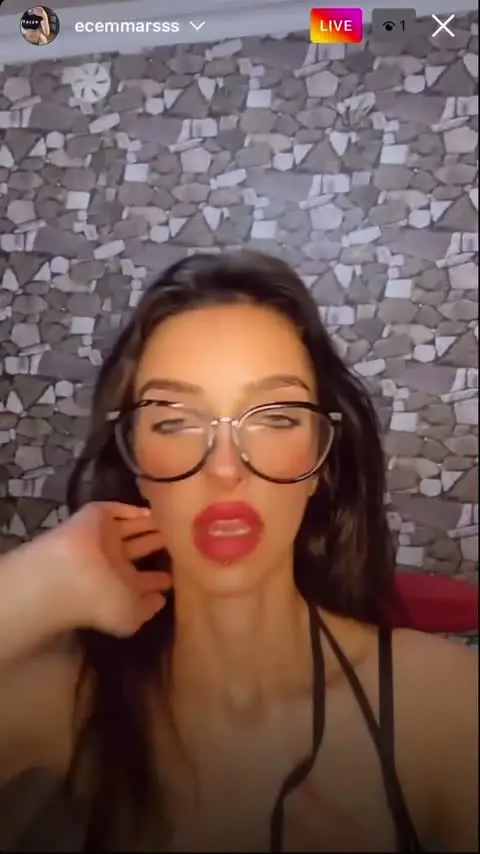 Ecem Mastürbasyon Show — Ecem