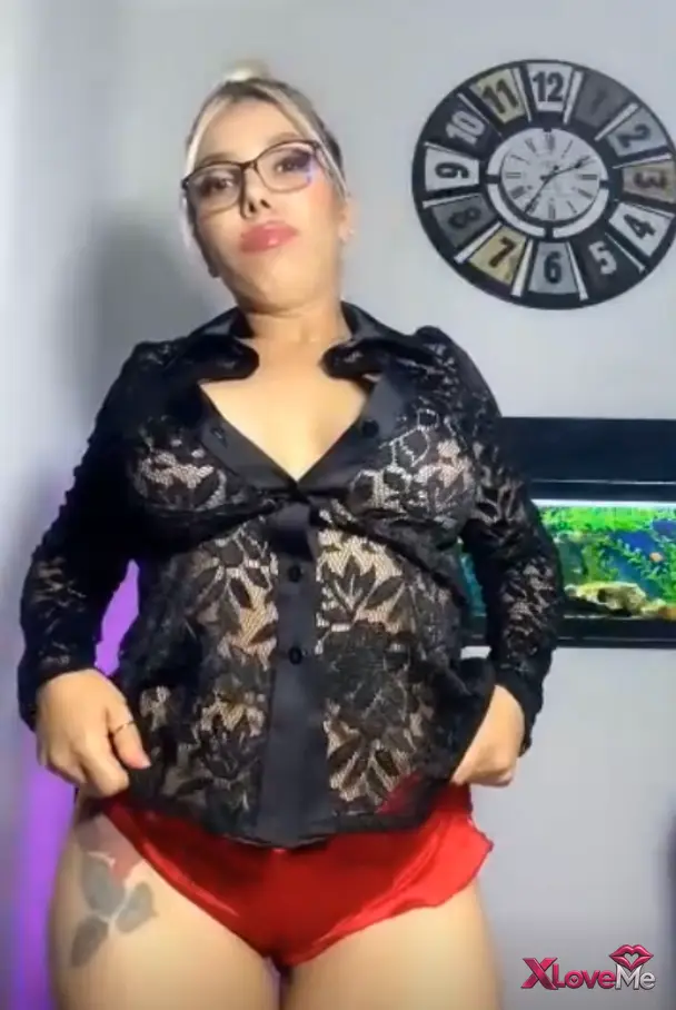 Türk ifşa — Hera Lady ifşa Koca memeli olgundan nude yayın seyret