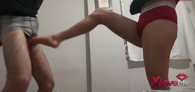 Sahibe Porno — Sahibe Zeynep ifşa Kölesinin sikine taşana tekme attı — Sahibe Zeynep