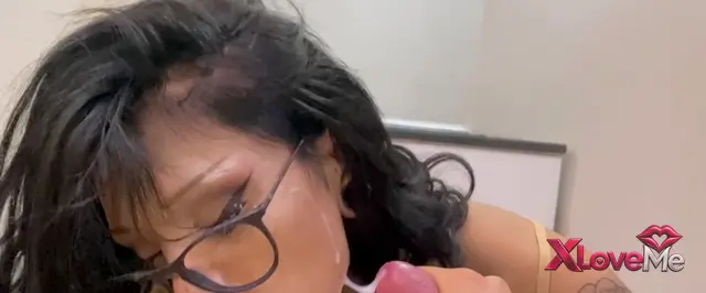 Boşalma Porno — Sakso boşalma videosu sevenler Hira Helis sizlere çekti — Hira Helis