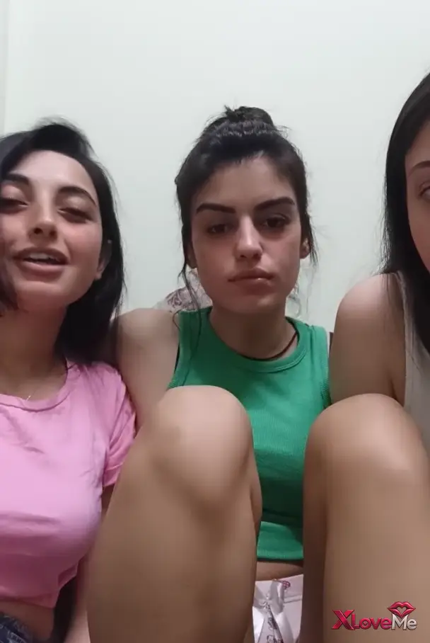 İfşa Alemi — Sude Ece Buse ifşa Üç kızın canlı yayınını seyret