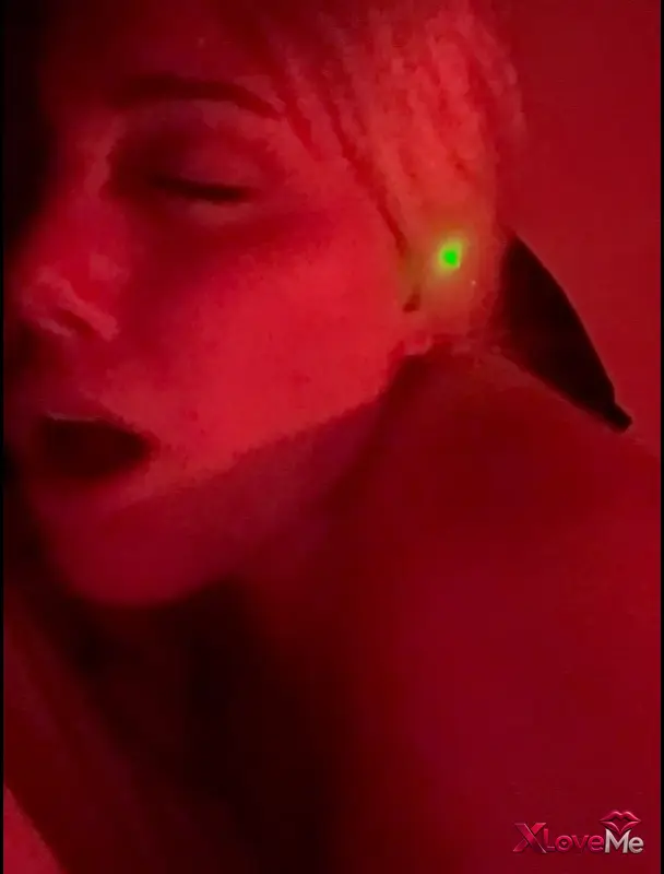 Rokettube — Türk Escort Alisya loş odada sikilirken kamerayı açtı