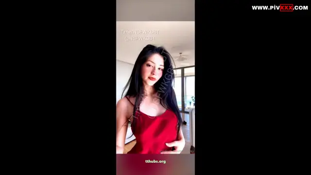Zeydcarey Alya Vural kırmızı tangayla soyunup yatakta yayılıyor - Porno Video