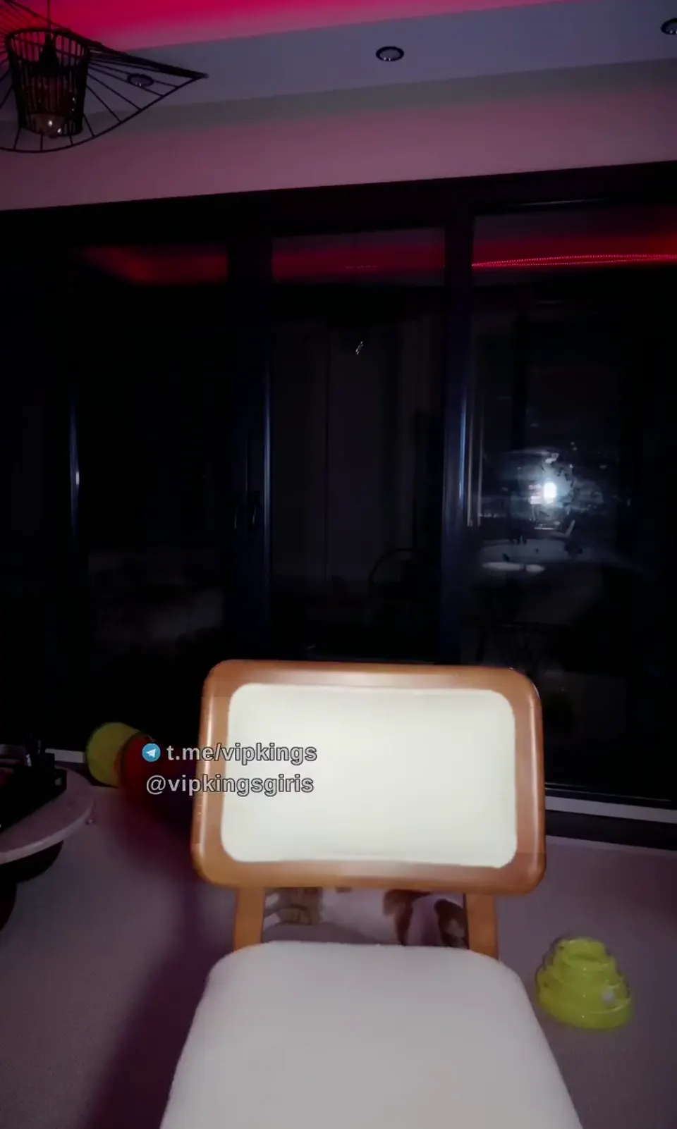 Burcu Yıldız ifşa Bir bakışı diz bağı çözer — Burcu Yıldız — Türk ifşa