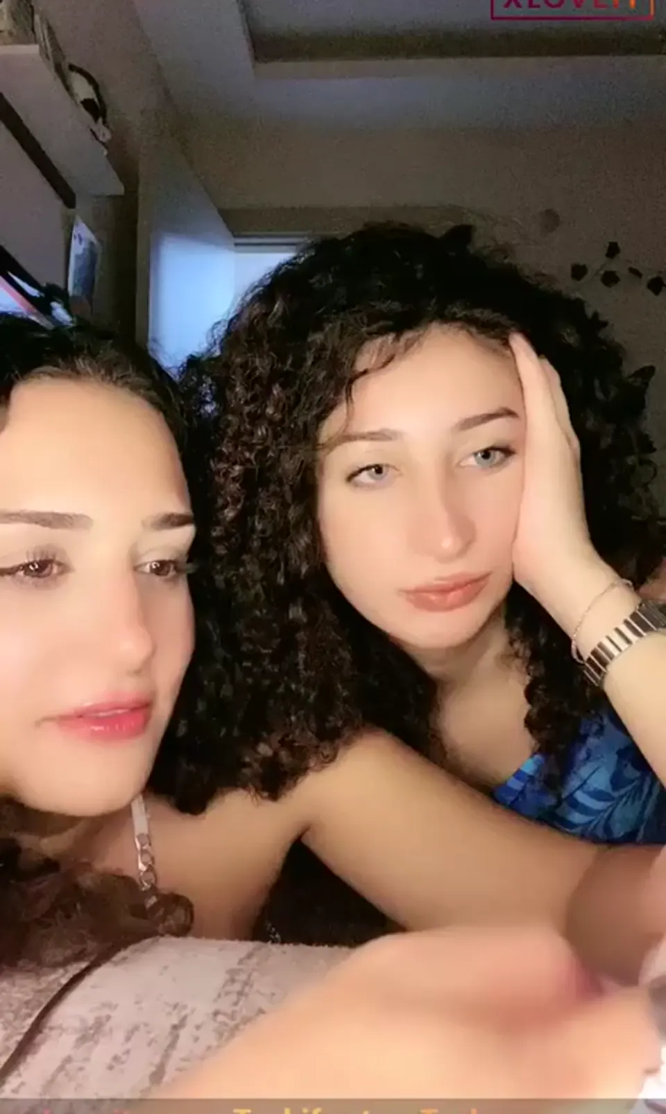 Curly ifşa 2 Kıvırcık kaşarın canlı yayını — Curly — Canlı Yayınlar