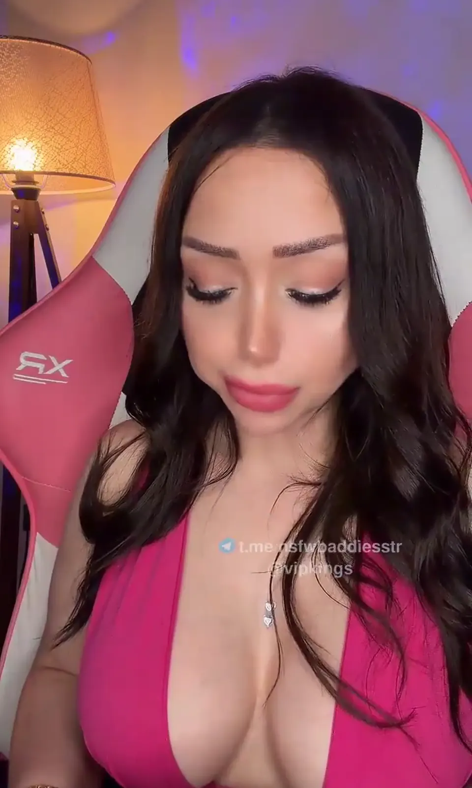 Mico Yırtıcı Kuş ifşa Sexy hatundan yayın seyret — Canlı Yayınlar