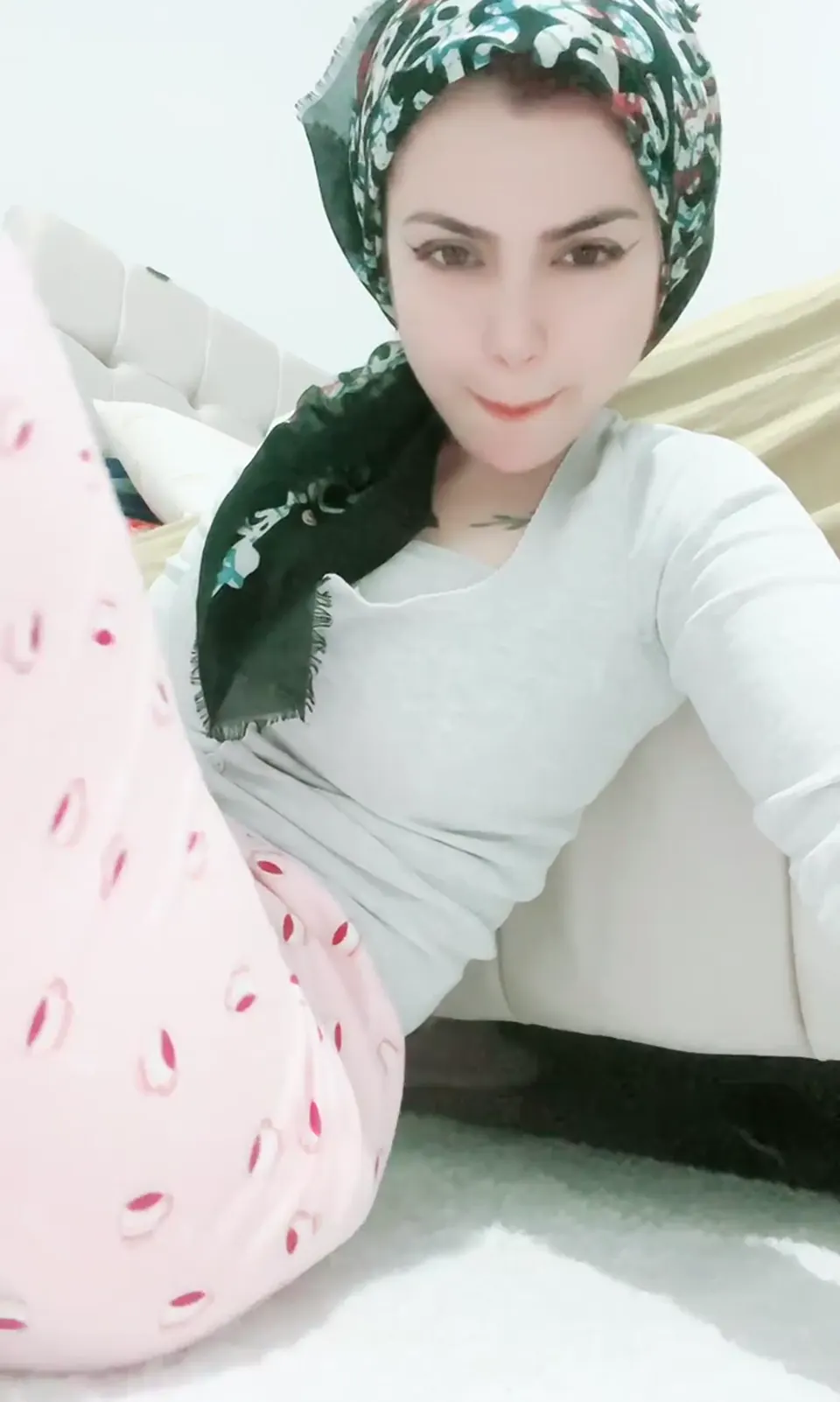 Ponçik Özlem ifşa Tango canlı yayın videosu — Ponçik Özlem — Canlı Yayınlar